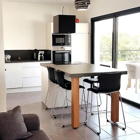 Appartement Appt Moderne Pour 4/6, Dans Avec Piscine